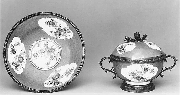 Bowl with cover and stand — Meissen Manufactory