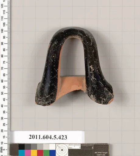 Terracotta rim fragment of a kylix (drinking cup)