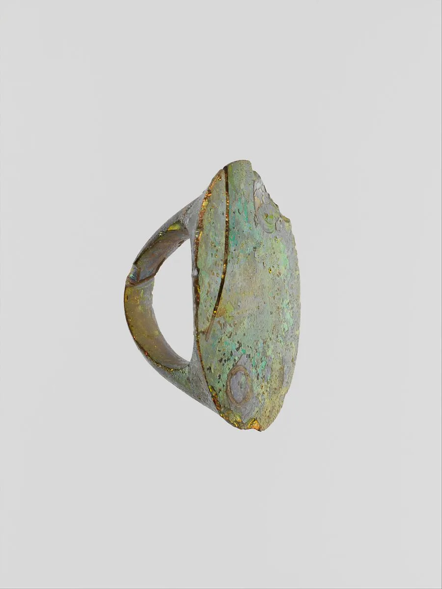 Glass finger ring — Unknown