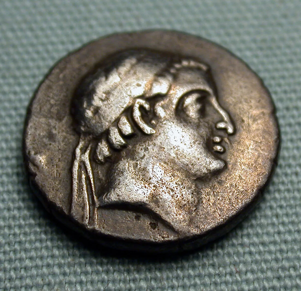 Silver Drachm of Ariobarzanes I — Unknown