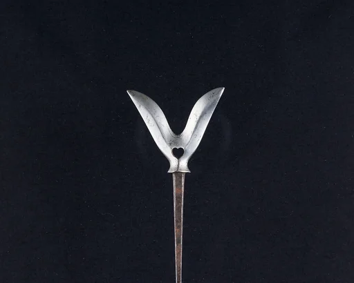 Arrowhead (<i>Yanone</i>)