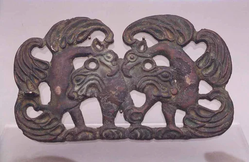 搏虎紋青銅帶扣|Belt Buckle with Raptors and Tigers