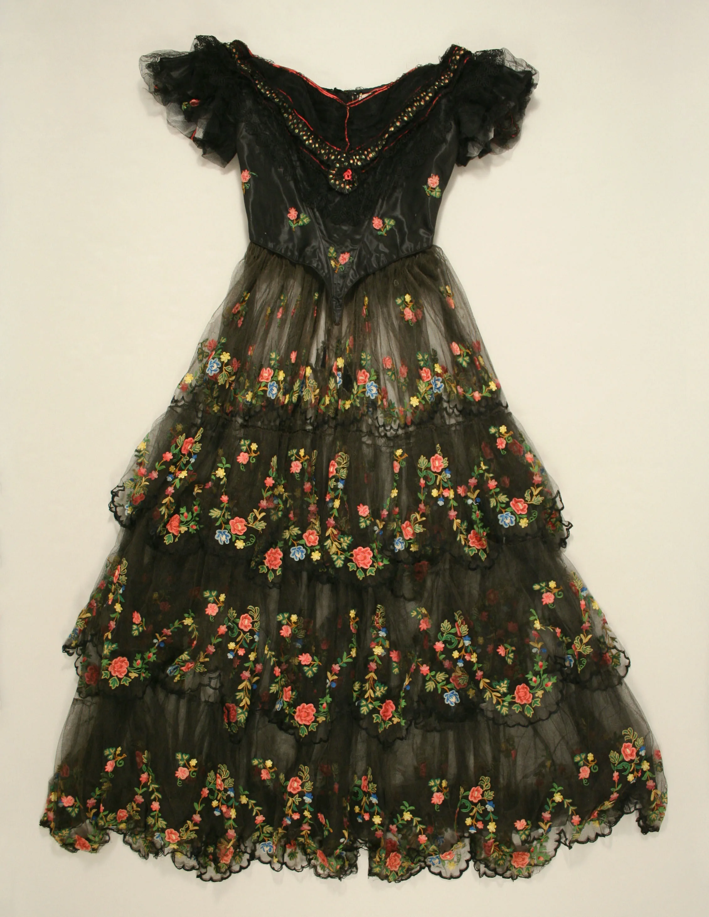 Evening dress — Unknown