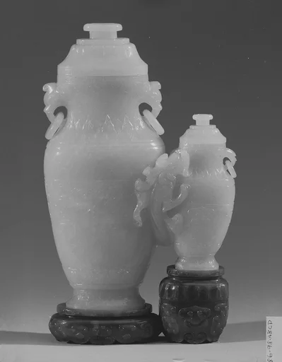 清中期  玉雕雙聯瓶|Twin Vases