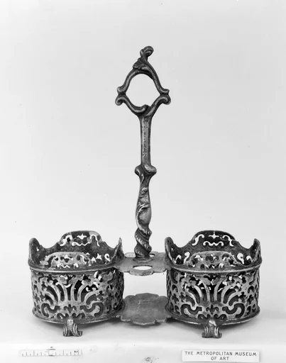 Cruet stand