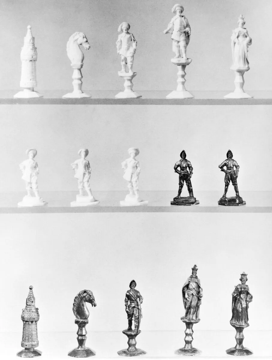 Chess set — Unknown