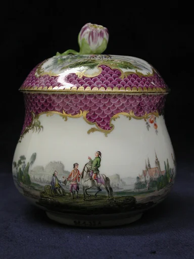 Sugar bowl