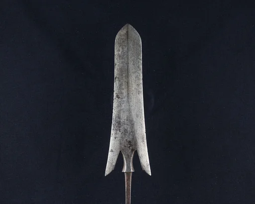 Arrowhead (<i>Yanone</i>)