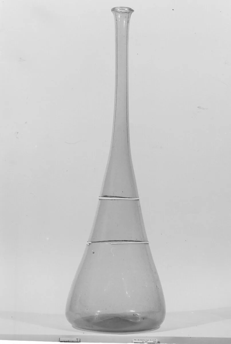 Bottle with two white fillets — Unknown