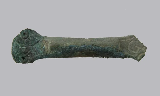 Equal-Arm Brooch