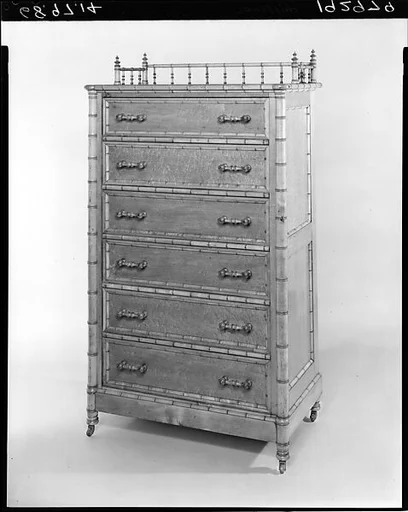 Chiffonier