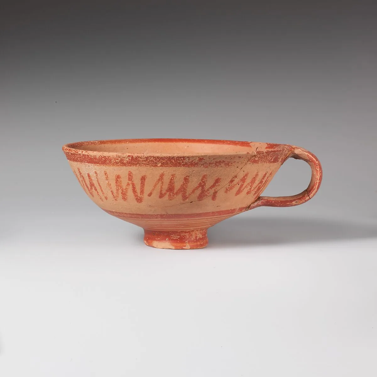 Terracotta cup with one handle — Unknown