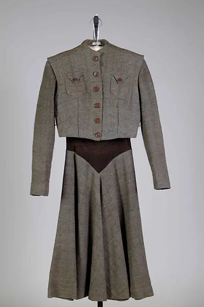 Suit — Elizabeth Hawes