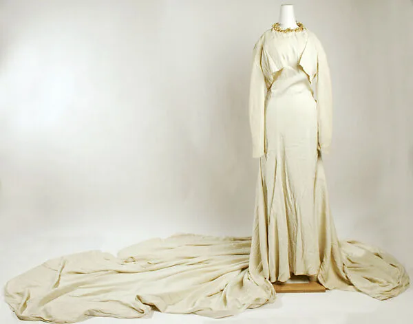 Wedding dress — Unknown