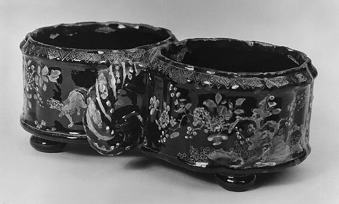 Frame for oil and vinegar — Unknown