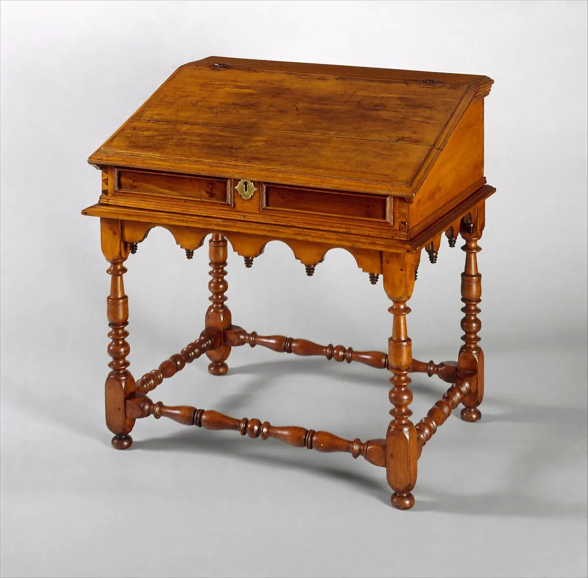Desk-on-frame — Unknown
