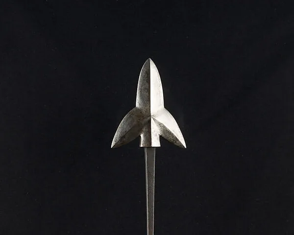 Arrowhead (<i>Yanone</i>) — Unknown