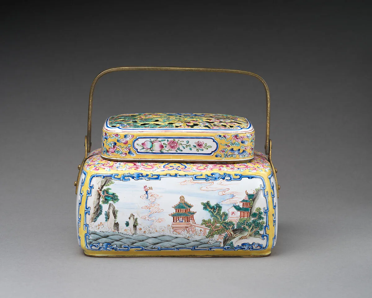 清乾隆 銅胎畫琺琅仙山樓閣圖暖爐|Hand Warmer — Unknown