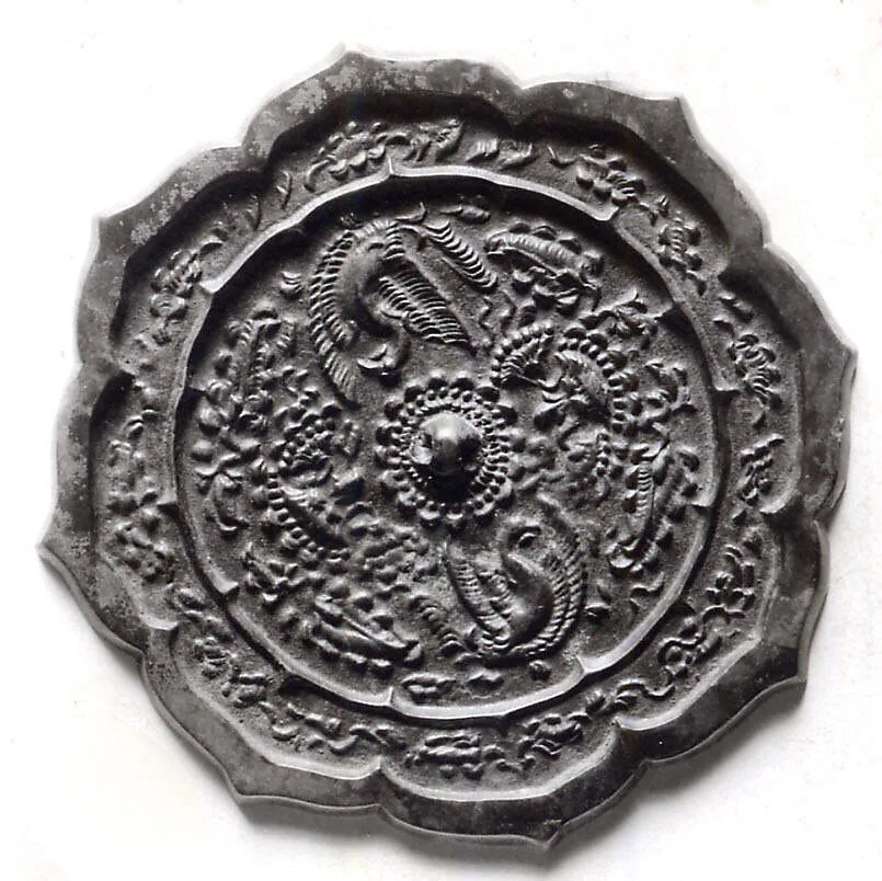 唐 雙鵉花草紋銅鏡|Mirror with paired birds and flowers — Unknown