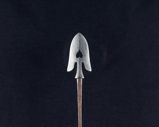 Arrowhead (<i>Yanone</i>)