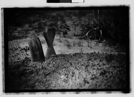 [Grave, Alabama]