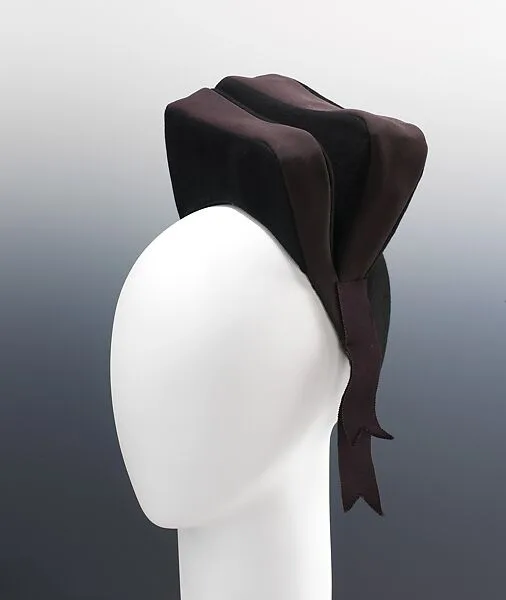 "Double Slipper Beret" — Elsa Schiaparelli