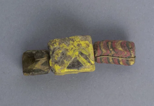 Beads, 3