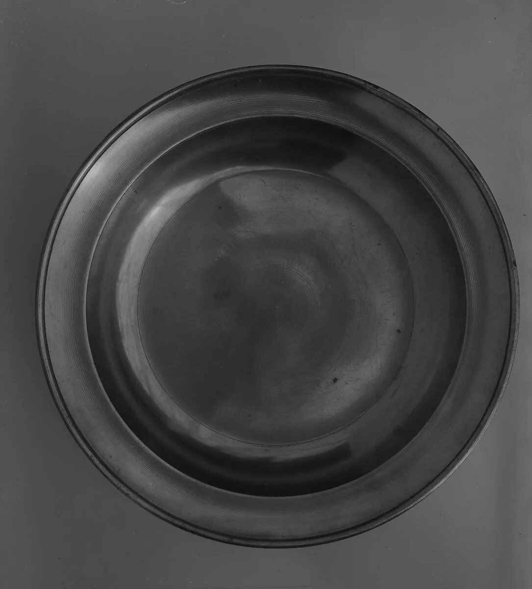 Dish — Ashbil Griswold