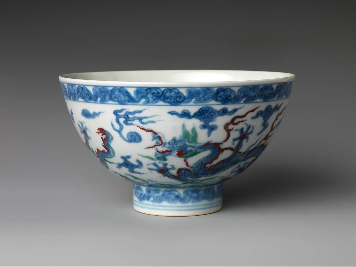明正德 景德鎮窯青花紅綠彩龍紋碗|Bowl with dragons — Unknown