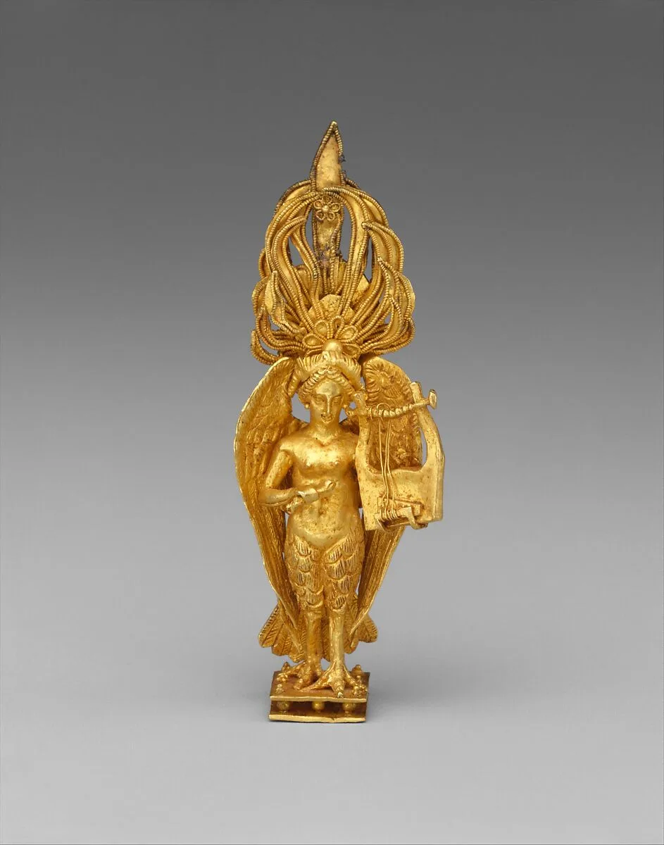 Gold earring — Unknown