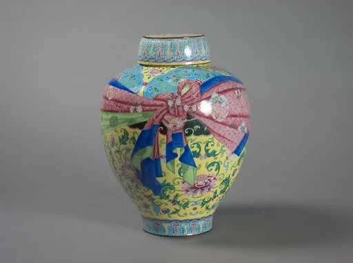 清乾隆 銅胎畫琺瑯包袱瓶|Jar with floral scrolls and wrapped-cloth design (one of a pair)