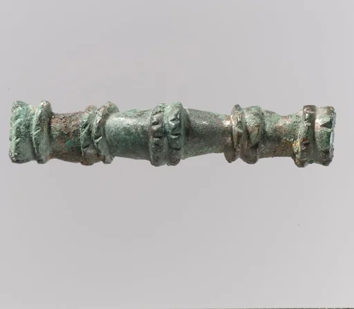 Equal-Arm Brooch