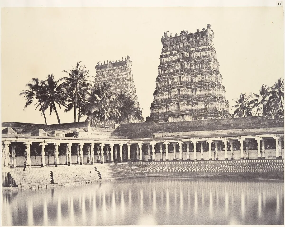 View of the Sacred Tank in the Great Pagoda — Linnaeus Tripe