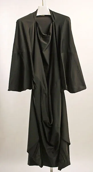 Bifurcated dress — Yoshiki Hishinuma