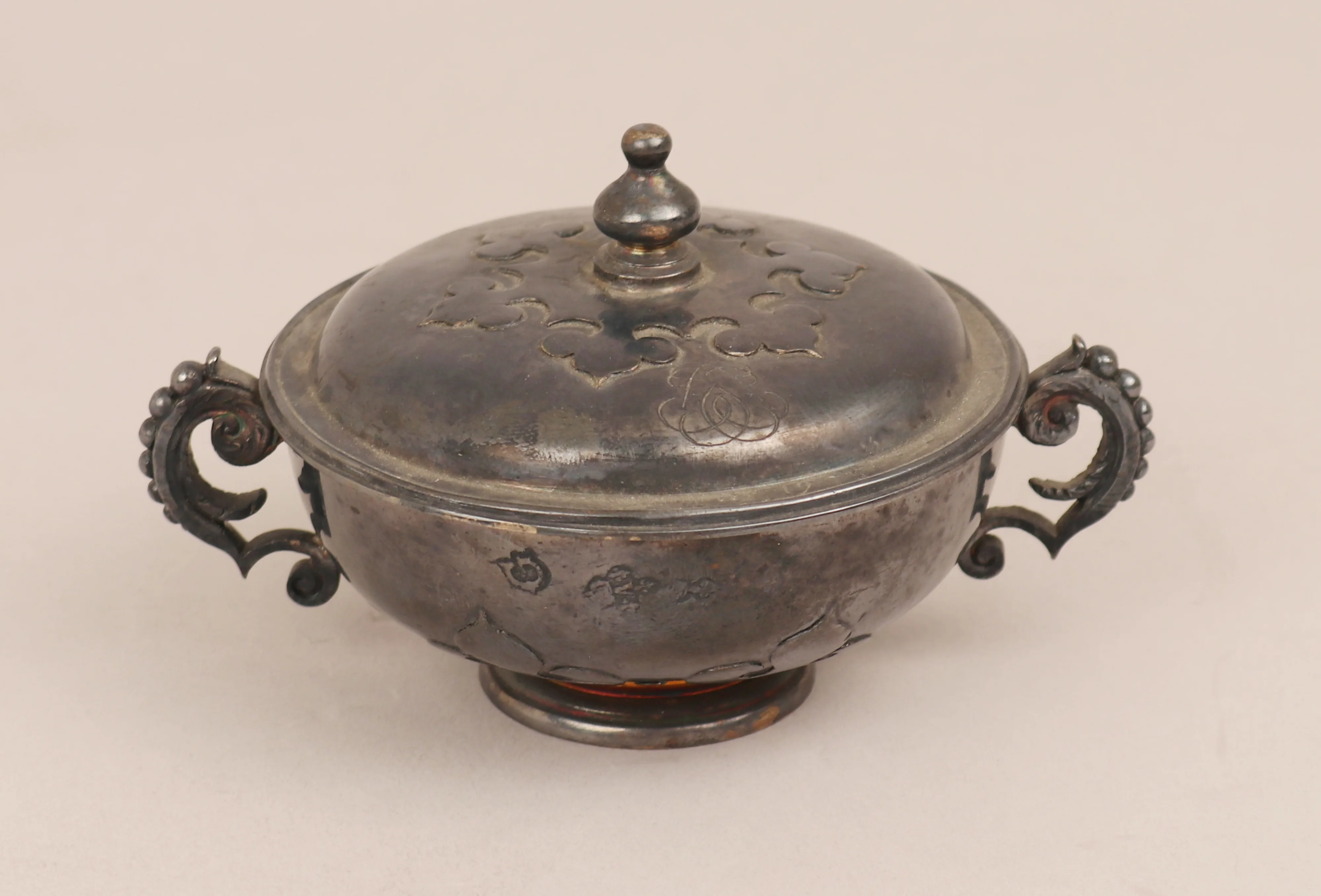 Box with cover — Elkington & Co.