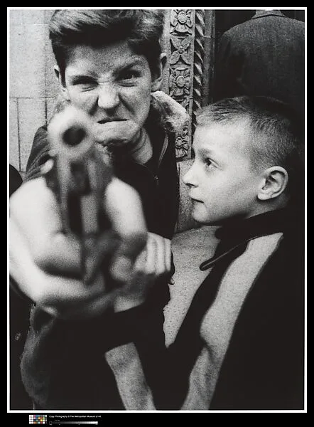 Gun 1, New York — William Klein