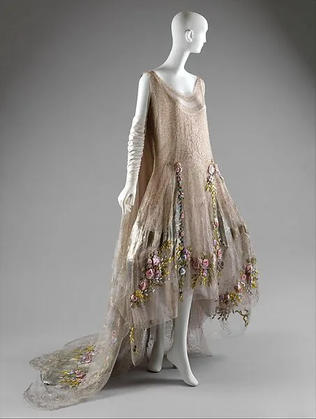 Court presentation ensemble — Boué Soeurs
