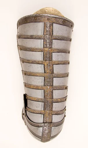 Right Thigh and Knee Defense (Cuisse and Poleyn) for the Armor of Sir John Scudamore (1541 or 1542–1623)