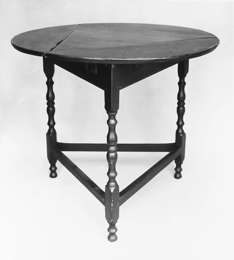 Drop-leaf Table