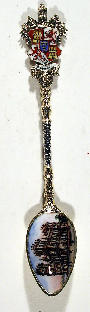 Souvenir spoon with view of Palais Royal and arms of Spain — Unknown