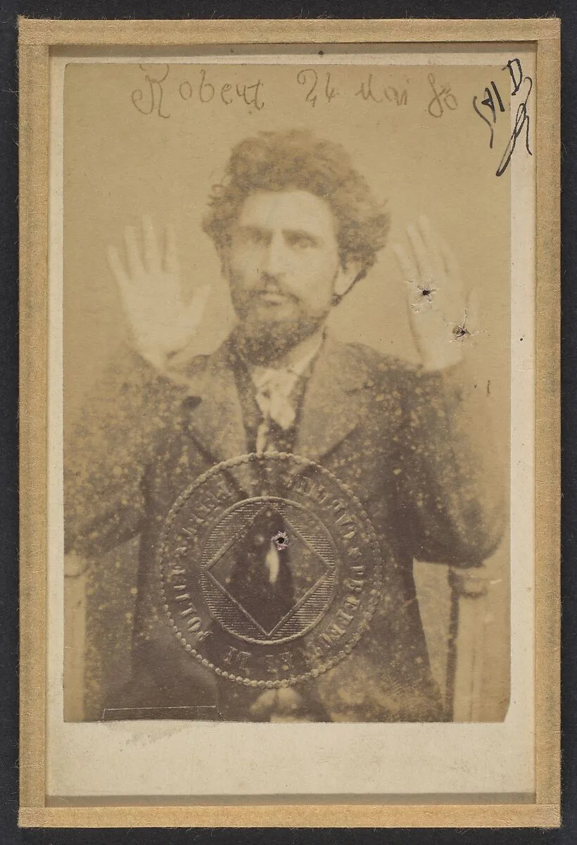 Robert. Fritz, Malatesta. 24 ans, Suisse. Excitation à la haine des citoyens les uns contre les autres, expulsé. — Alphonse Bertillon