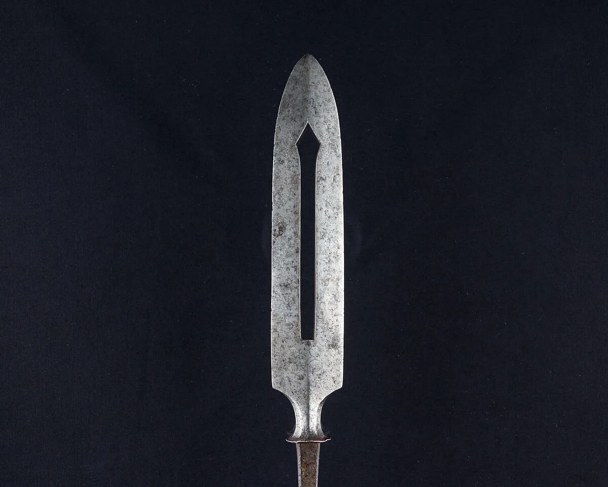 Arrowhead (<i>Yanone</i>) — Unknown