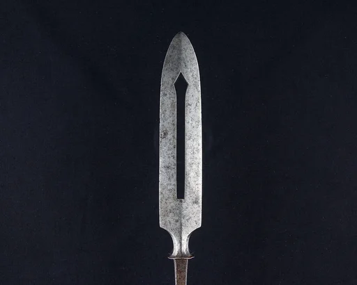 Arrowhead (<i>Yanone</i>)