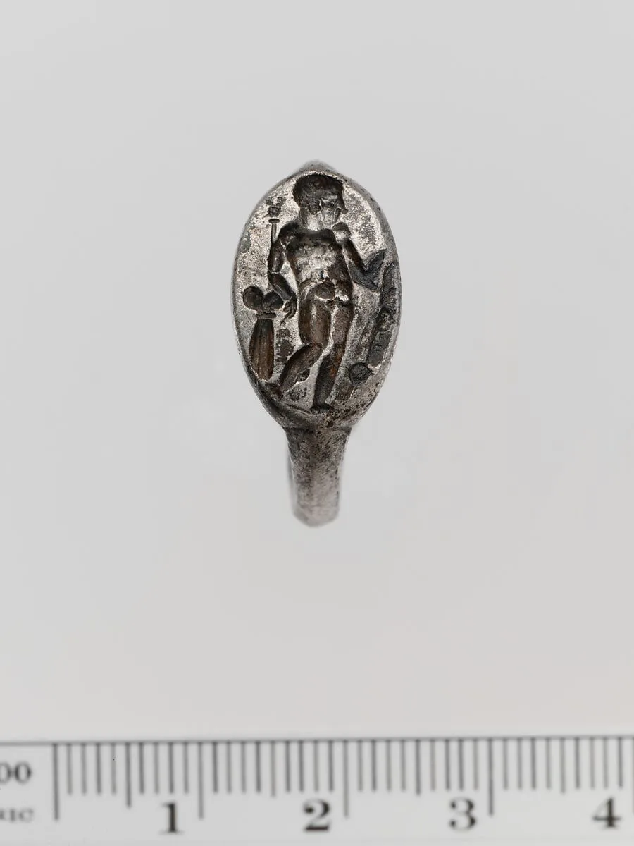 Silver ring — Unknown