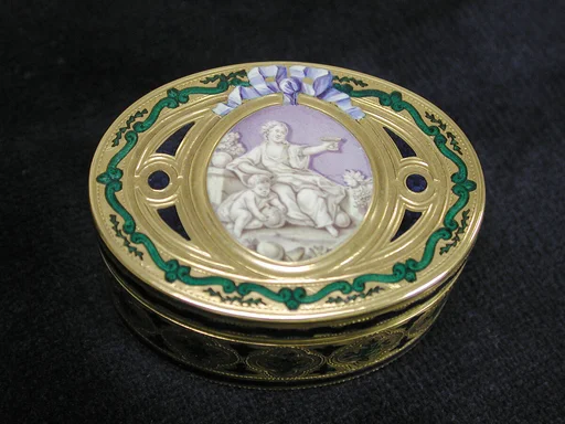 Snuffbox