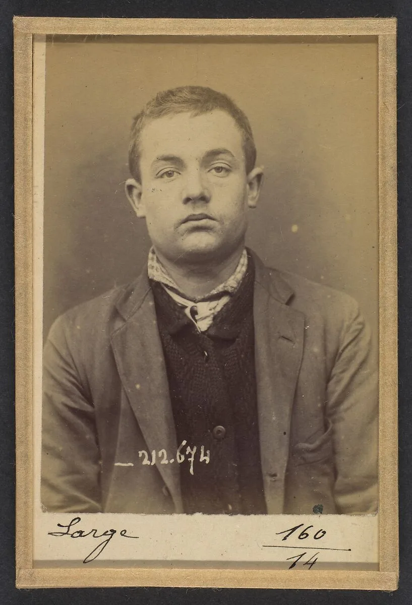 Large. Etienne, Louis. 20 ans, né le 1/1/74 à Lyon (Rhône). Tapissier. Anarchiste. 9/1/94. — Alphonse Bertillon