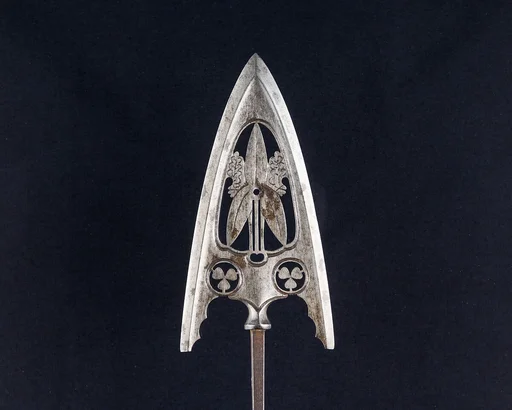Arrowhead (<i>Yanone</i>)