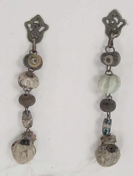 Clip earrings — Unknown