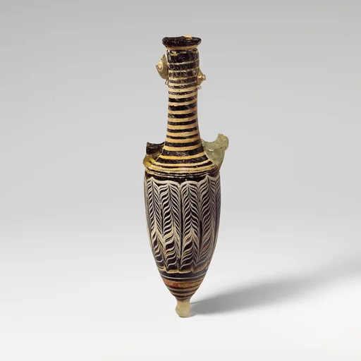 Glass amphoriskos (perfume bottle)