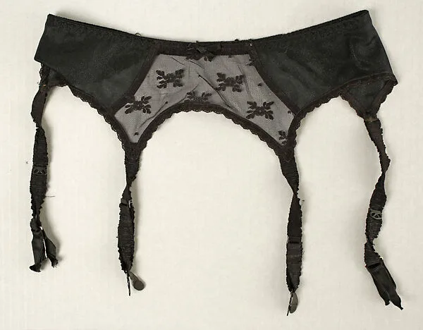 Garter belt — Unknown